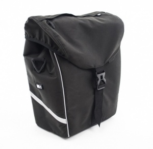 Universal rear pannier with zip pocket in top cover